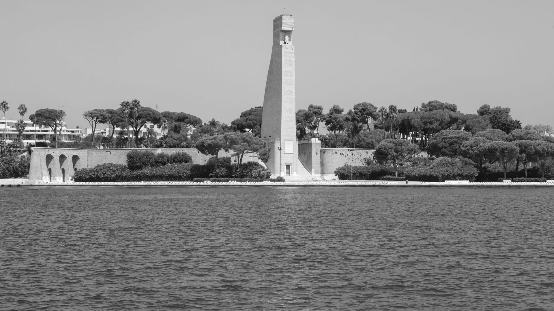 34_Monumento Marinaio Italiano_1
